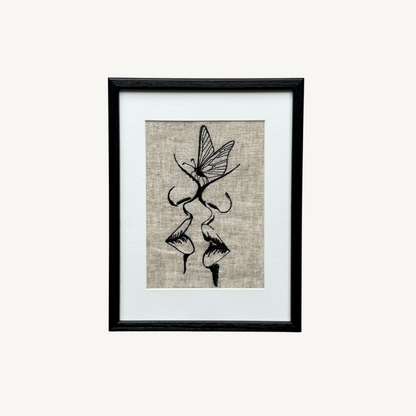 Vlinderkus - Geborduurd koppel op linnen