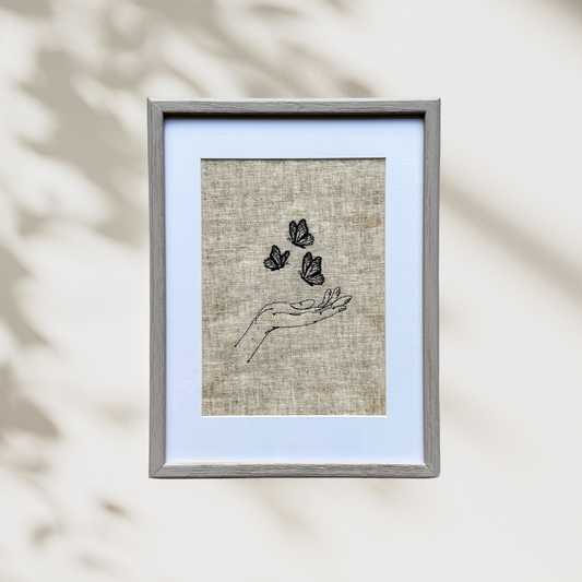 Vlindervlucht - Geborduurde vlinders op linnen